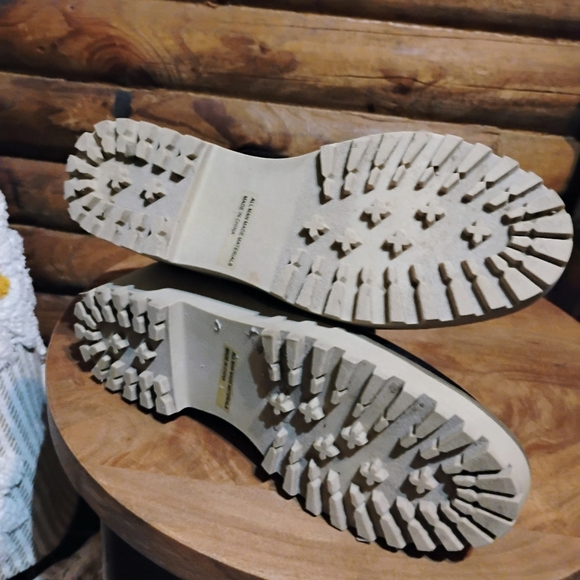 Dolce Vita Black Ankle Boots with Chunky Sole - Picture 8 of 10